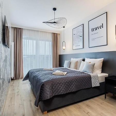 Klimatyzowany Apartament Very Berry Z Parkingiem W Poznaniu By Noclegi Renters Eksteriør bilde