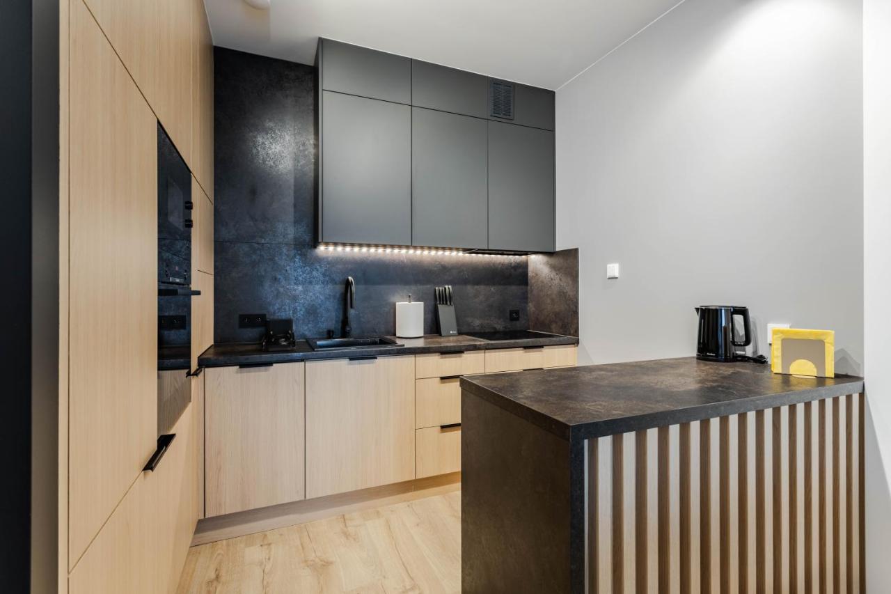 Klimatyzowany Apartament Very Berry Z Parkingiem W Poznaniu By Noclegi Renters Eksteriør bilde